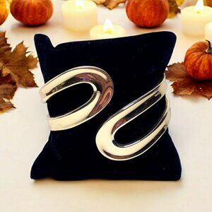 Clamper Hinge Bracelet Bright Shiny Gold Tone Fits 5.5" - 6" Wrist Versatile